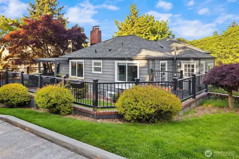 2702 4th Ave W, Seattle, WA 98119