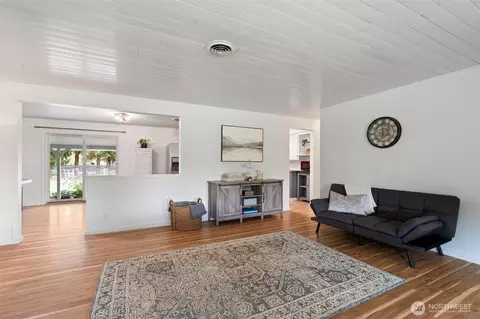 Living - 1016 NE Rhoades St, Winlock, WA 98596 photo 2 of 2