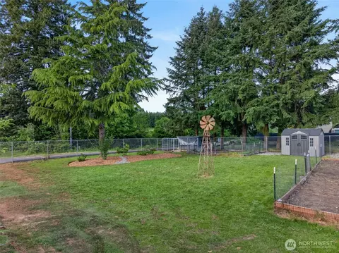 Exterior - 1016 NE Rhoades St, Winlock, WA 98596 photo 7 of 10