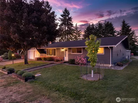 1016 NE Rhoades St, Winlock, WA 98596