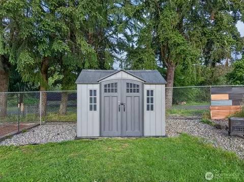 Exterior - 1016 NE Rhoades St, Winlock, WA 98596 photo 6 of 10