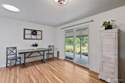 Dining - 1016 NE Rhoades St, Winlock, WA 98596 photo 1 of 1