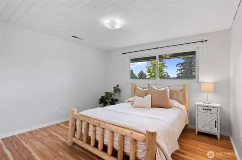 Bedroom - 1016 NE Rhoades St, Winlock, WA 98596 photo 2 of 3