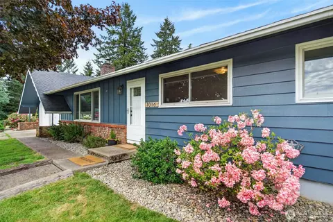 Exterior - 1016 NE Rhoades St, Winlock, WA 98596 photo 2 of 10