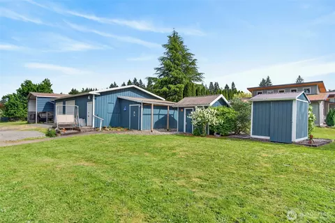 Exterior - 1016 NE Rhoades St, Winlock, WA 98596 photo 3 of 10