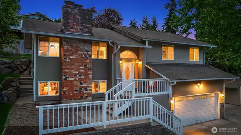 2805 112th Ave SE, Bellevue, WA 98004