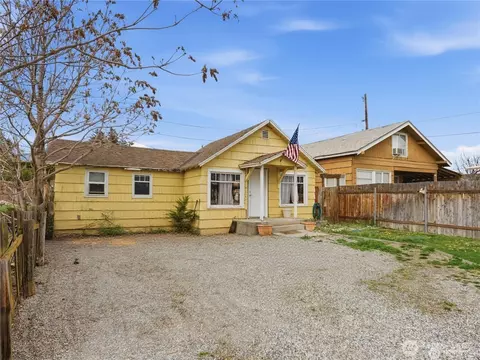 2436 Chatham Hill Dr, Wenatchee, WA 98801