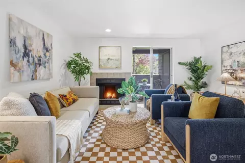 170 Newport Way NW #D35, Issaquah, WA 98027