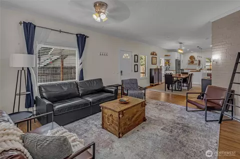 140 Skyline Dr, Port Angeles, WA 98362