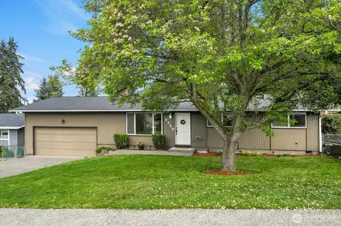 2420 SW 326th St, Federal Way, WA 98023