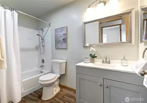 Bath - 115 124th St SE #E1, Everett, WA 98208 photo 1 of 2