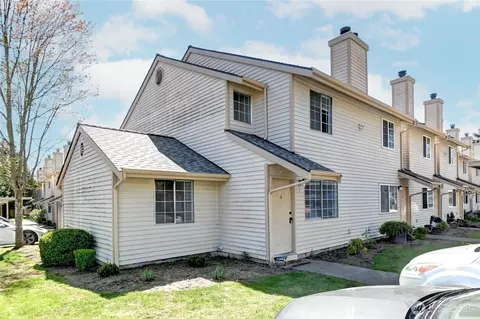 115 124th St NE #E1, Everett, WA 98208