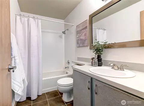 Bath - 115 124th St SE #E1, Everett, WA 98208 photo 2 of 2