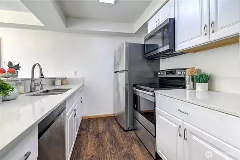 Kitchen - 115 124th St SE #E1, Everett, WA 98208 photo 2 of 4