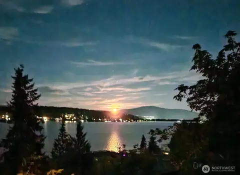 1120 W Lake Sammamish Pkwy SE, Bellevue, WA 98008