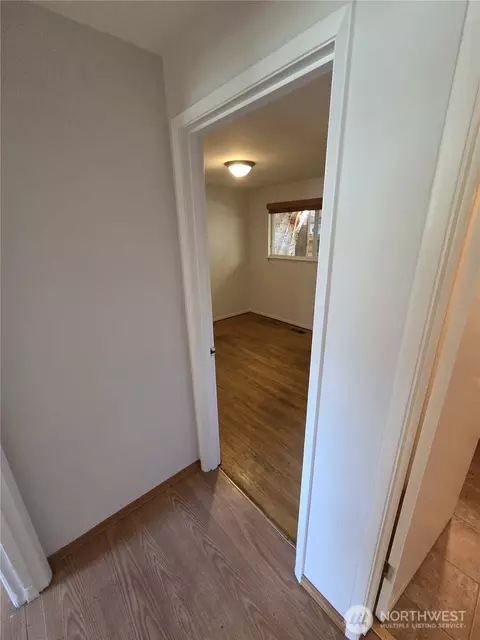 Entry Way - 2509 73 St SE, Everett, WA 98203 photo 3 of 3