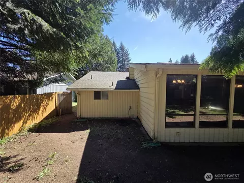 Exterior - 2509 73 St SE, Everett, WA 98203 photo 7 of 10