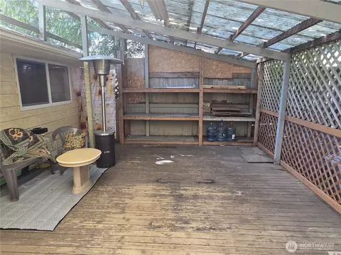Exterior - 2509 73 St SE, Everett, WA 98203 photo 5 of 10