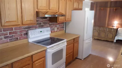 Kitchen - 2509 73 St SE, Everett, WA 98203 photo 2 of 2