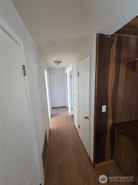 Entry Way - 2509 73 St SE, Everett, WA 98203 photo 2 of 3