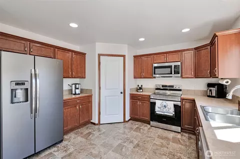 Kitchen - 13112 27th Pl W, Everett, WA 98204 photo 1 of 2