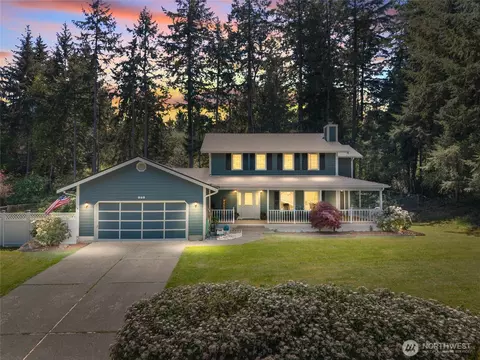 858 Illahee Dr, Fox Island, WA 98333