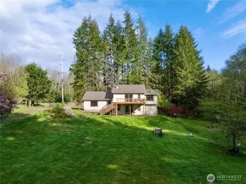 219 Ocean Beach Rd, Hoquiam, WA 98550