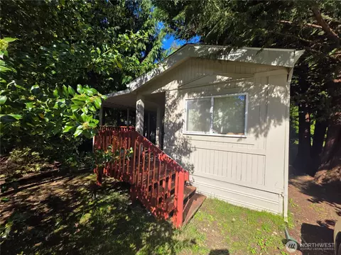 1160 E Lakeshore Dr W, Shelton, WA 98584