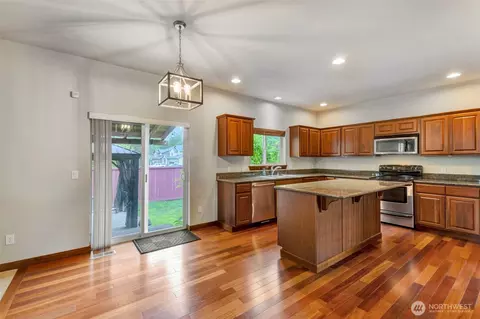 Kitchen - 20225 194th Ave E, Orting, WA 98360 photo 1 of 3