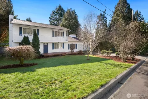 7037 NE 137th St, Kirkland, WA 98034