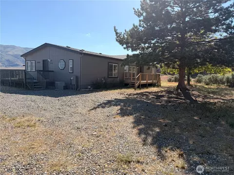 612 Orchard Dr SW, Mattawa, WA 99349