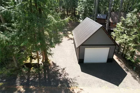 131 N Staircase Dr, Hoodsport, WA 98548