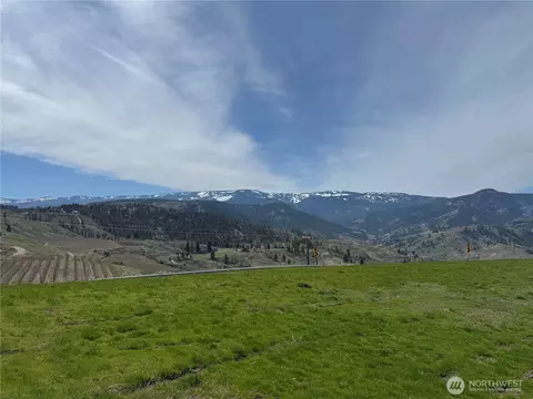 2 Wenatchee Heights Rd, Wenatchee, WA 98801