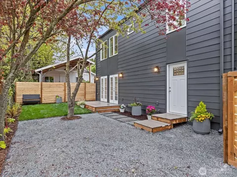 8117 17th Ave SW #B, Seattle, WA 98106