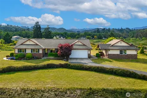 13820 Logez Ct SW, Olympia, WA 98512