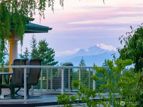 7001 Palm Ln, Anacortes, WA 98221