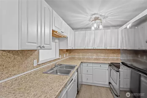Kitchen - 3236 Phillips Ave, Bremerton, WA 98310 photo 1 of 3