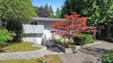 11040 40th Ave NE, Seattle, WA 98125