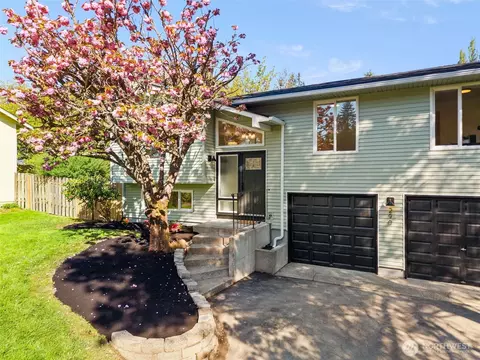 290 NE Torval Canyon Rd, Poulsbo, WA 98370