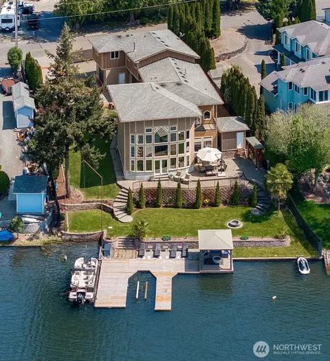 6804 Vandermark Rd, Bonney Lake, WA 98391