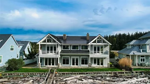 258 Gough Rd, Camano Island, WA 98282