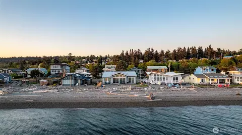 121 Keystone Ave, Coupeville, WA 98239