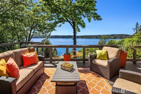 7447 W Mercer Way, Mercer Island, WA 98040