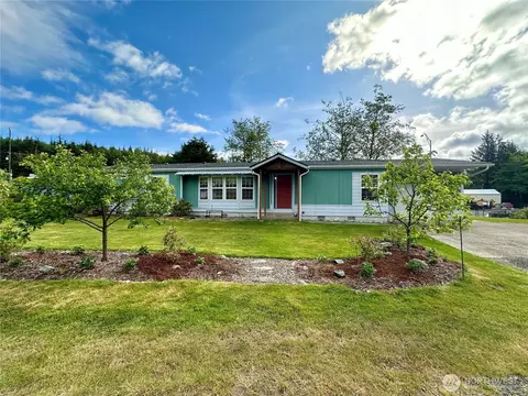 61 Simmons St, Sekiu, WA 98381