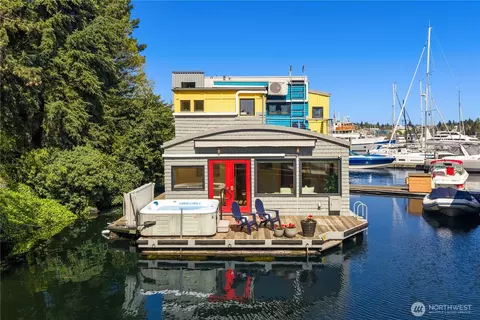 2466 Westlake Ave N #19, Seattle, WA 98109