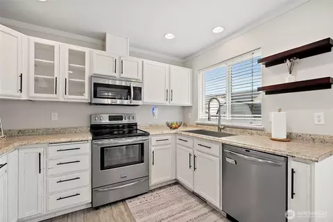 Kitchen - 20218 81st Avenue Ct E, Spanaway, WA 98387 photo 3 of 4
