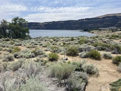 1046 S Section Pl, Quincy, WA 98848