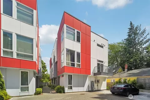 9032 14th Ave NW #D, Seattle, WA 98117