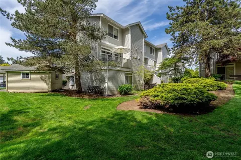 5400 Harbour Pointe Blvd #J202, Mukilteo, WA 98275