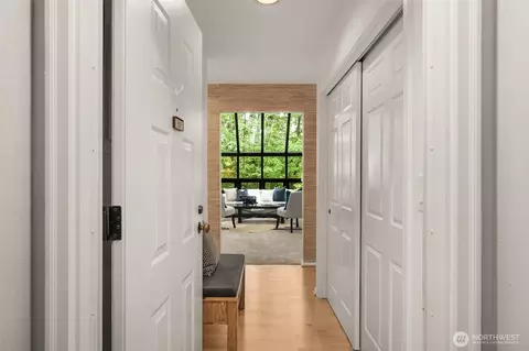 6300 NE Sand Point Way #307, Seattle, WA 98115